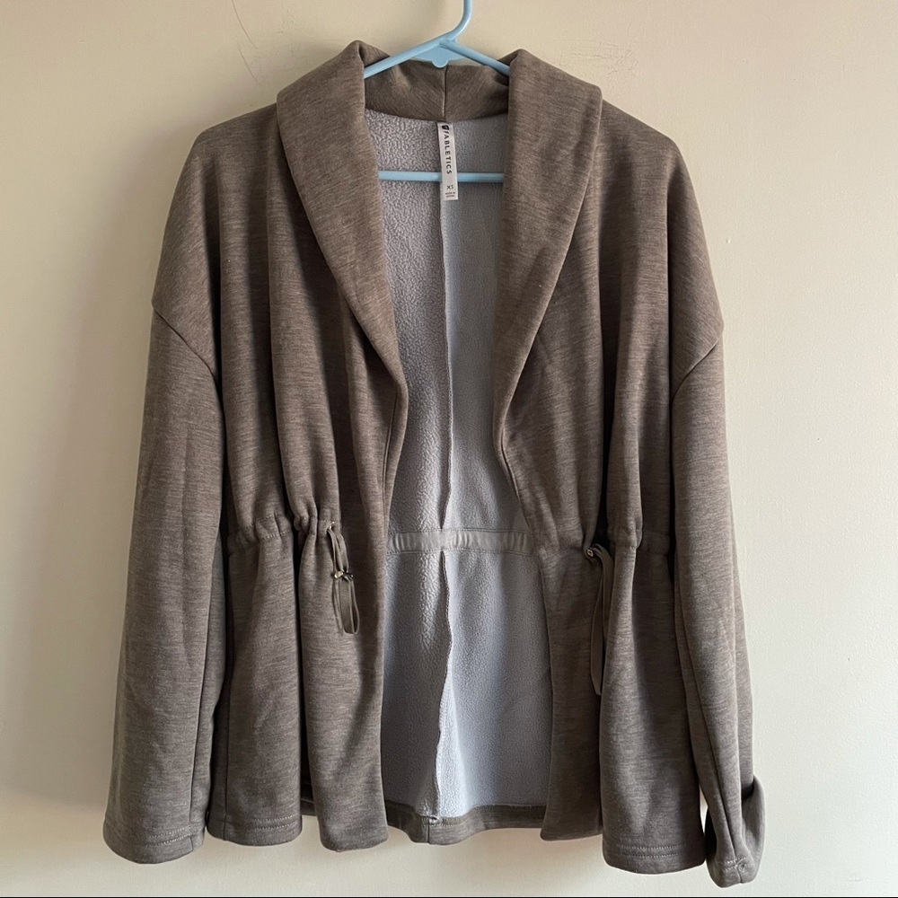 Fabletics womens grey active wear cardigan size small. NWOT
